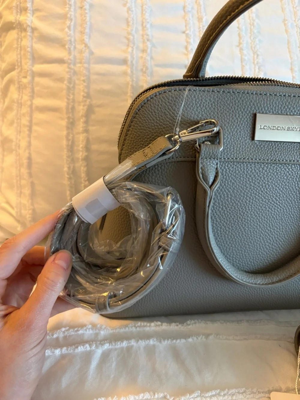 Brand new! London Skye handbag and wallet set